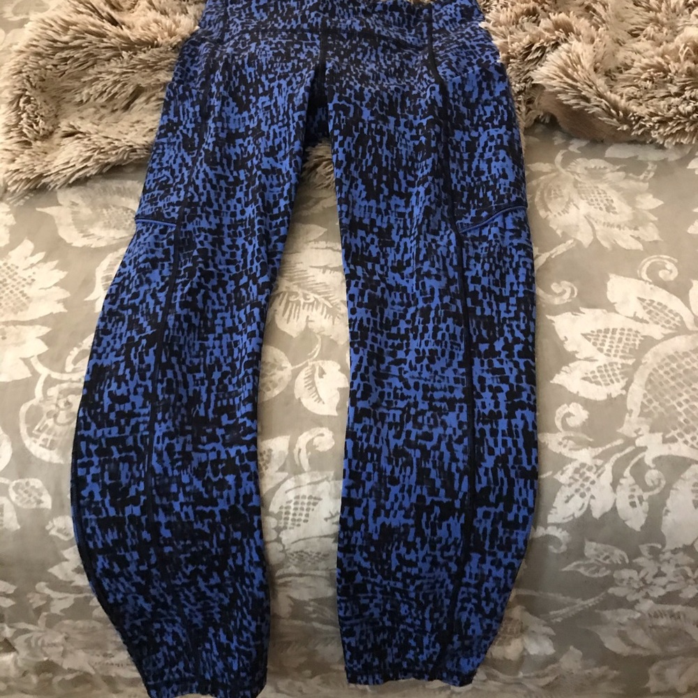 Like new LuLu Lemon Speed up tight leggings sz 4.